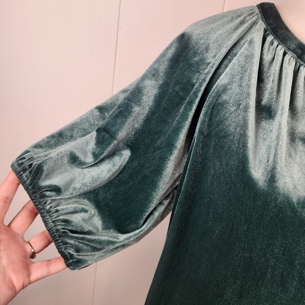 Gap Velvet Puff Sleeve Blouse Womens M Green Relaxed Fit Split Neck Top Holiday - Picture 3 of 8